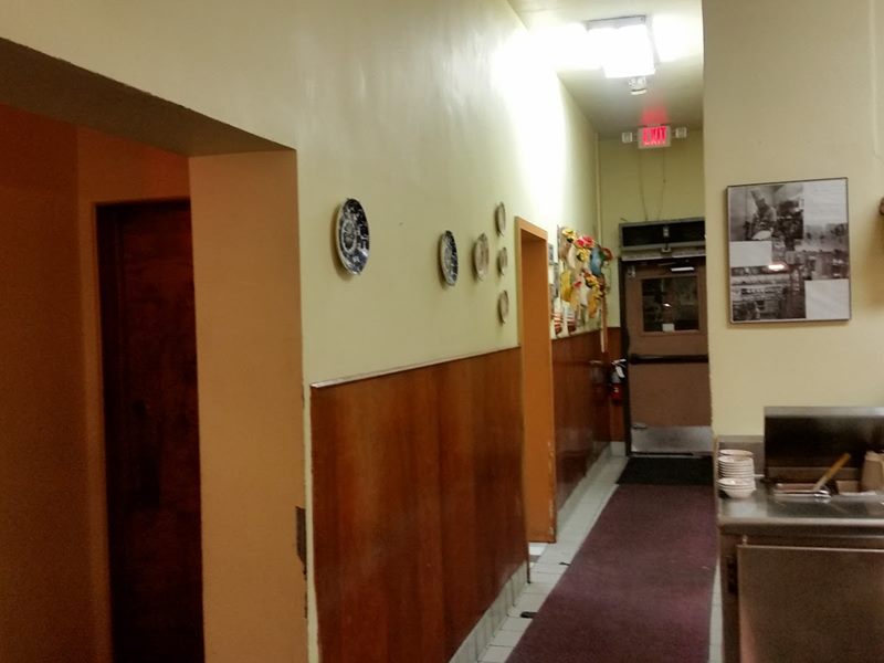 Henri's Restaurant interior